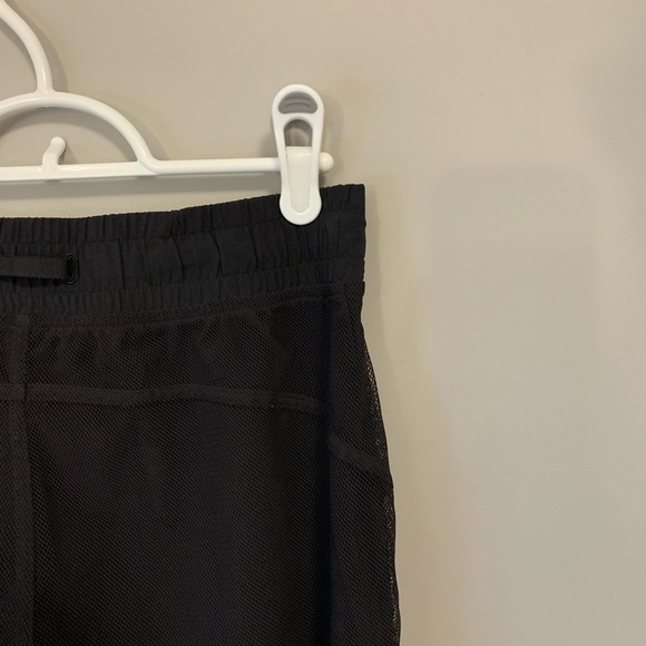 𝅺lululemon Athletica Mesh Jogger Pants - Black - Size 4 - Picture 6 of 16